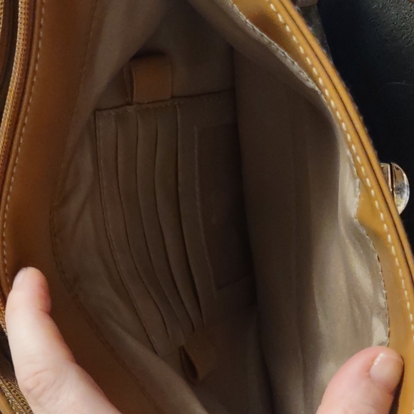 America Carryland Brown Purse - Picture 9 of 10